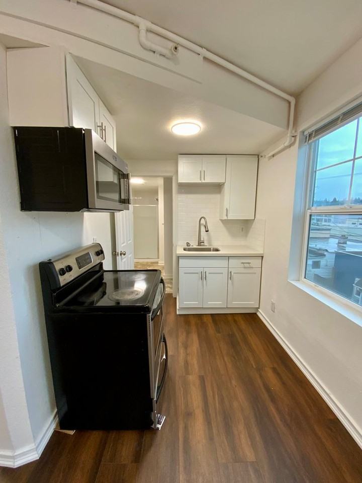 2922 Hoyt Ave #204 - Photo 6 of 14