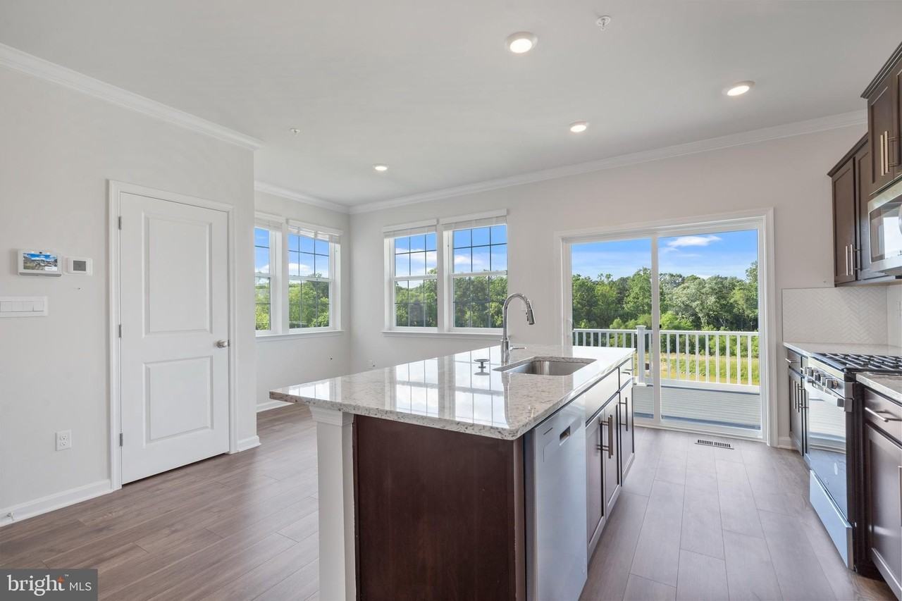 8390 Dieter Dr - Photo 6 of 34