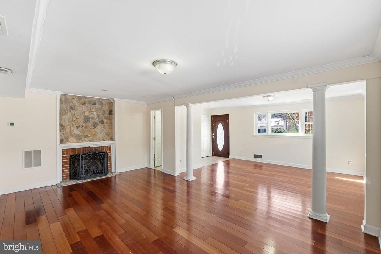 5205 Brookeway Dr - Photo 5 of 48