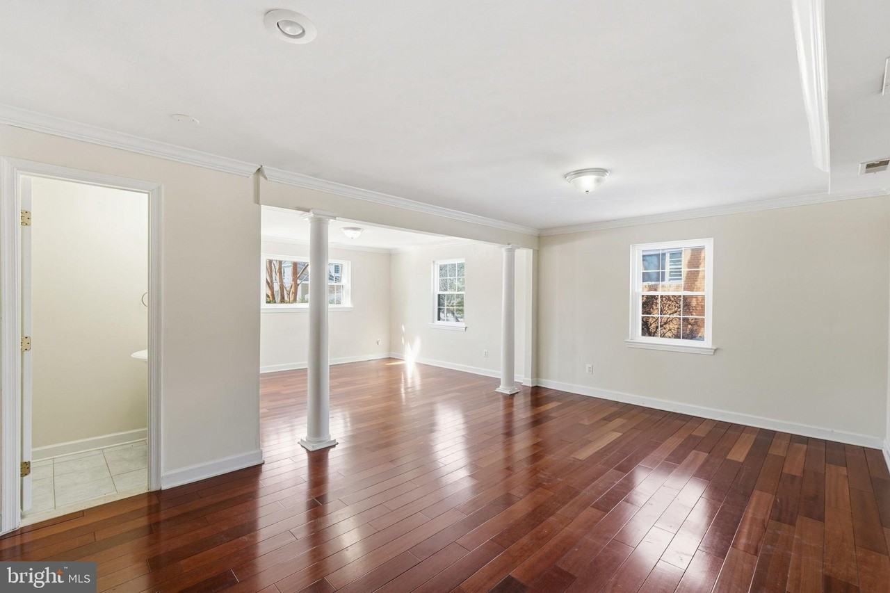 5205 Brookeway Dr - Photo 6 of 48