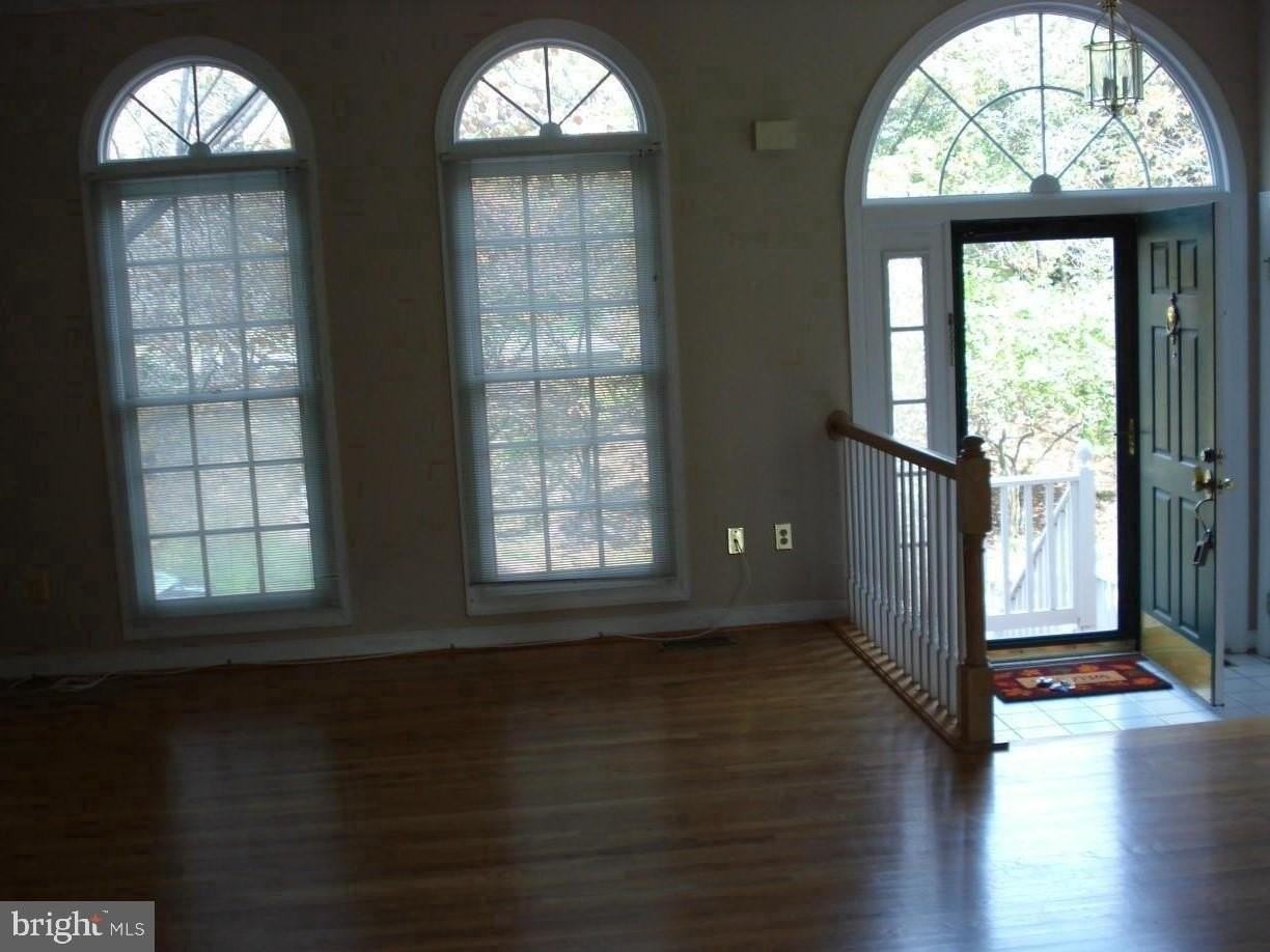 15734 Cherry Blossom Ln - Photo 3 of 11