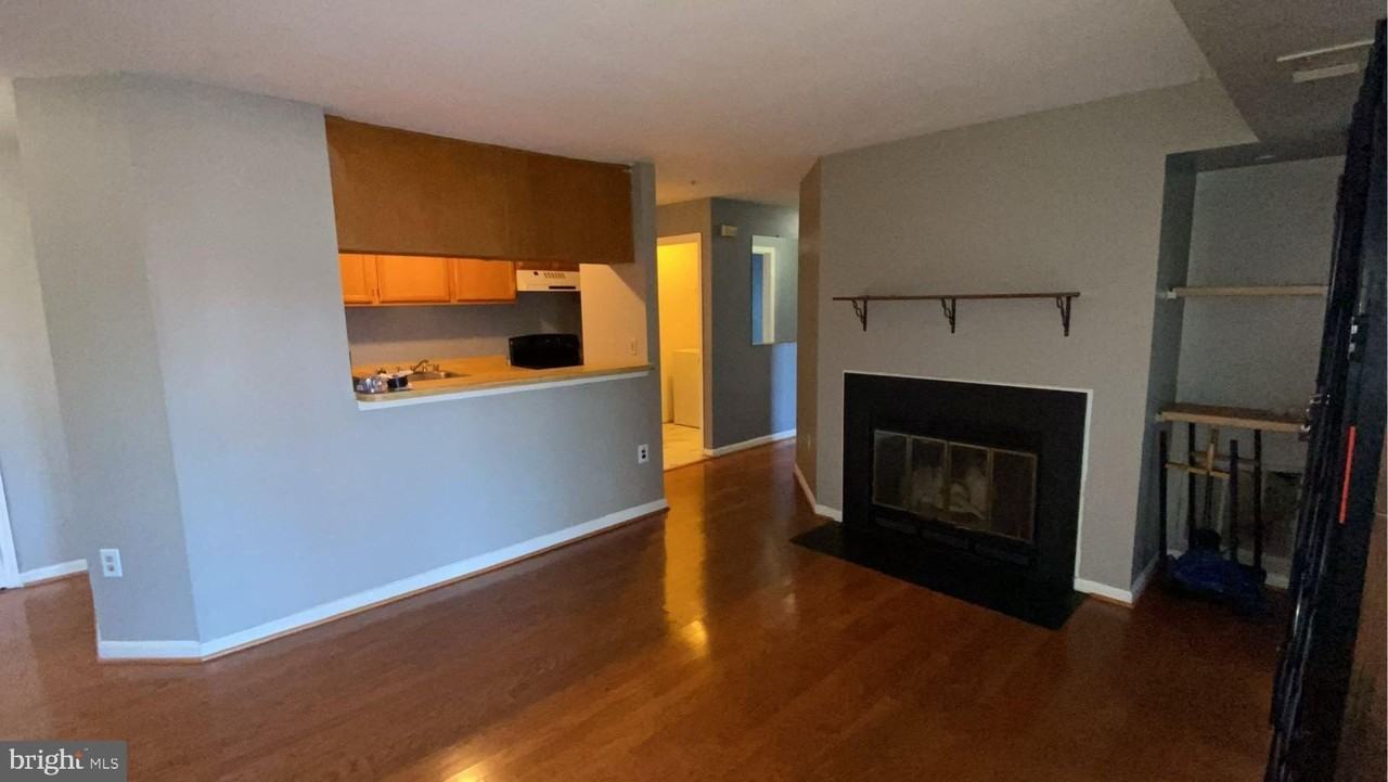 2071 Alice Ave Apt 202 #202 - Photo 4 of 10