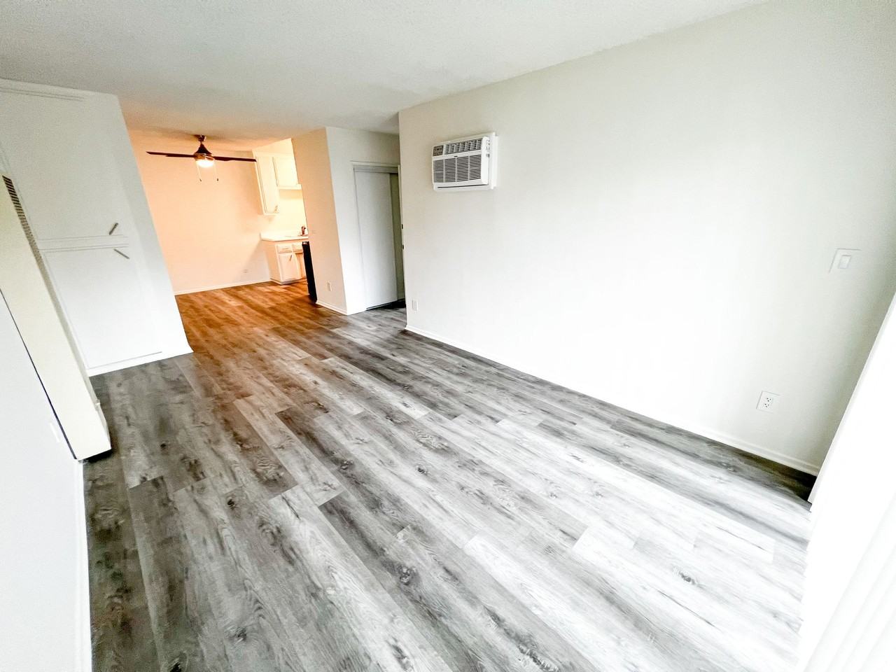 11118 Moorpark Apartments - Photo 4 of 11