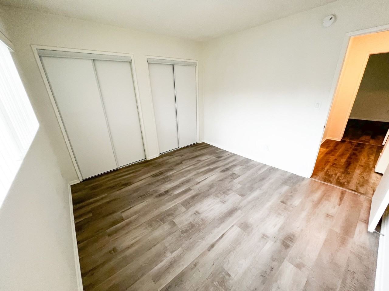11118 Moorpark Apartments - Photo 7 of 11