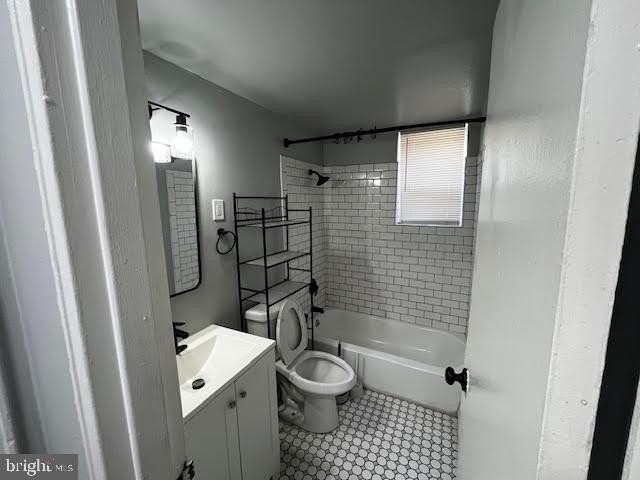 91 Oak St Unit A26 #A26 - Photo 7 of 10