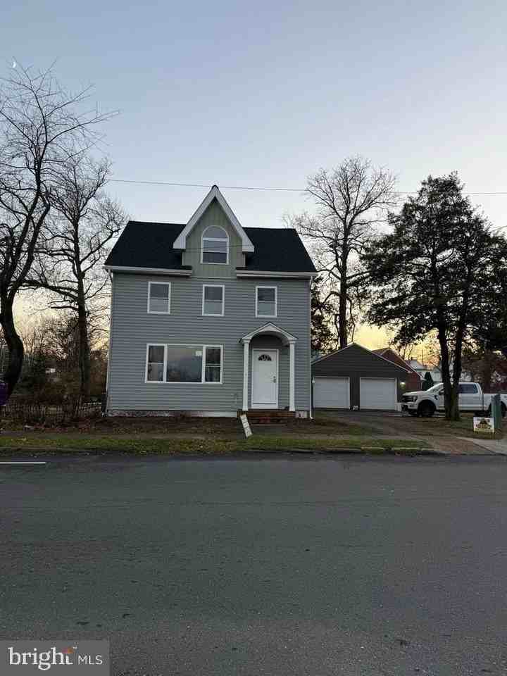 111 E Barber Ave - Photo 6 of 29