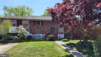 featured image of 318320 Oakwood Ave