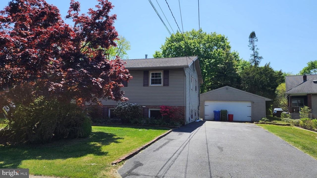 318320 Oakwood Ave - Photo 3 of 25