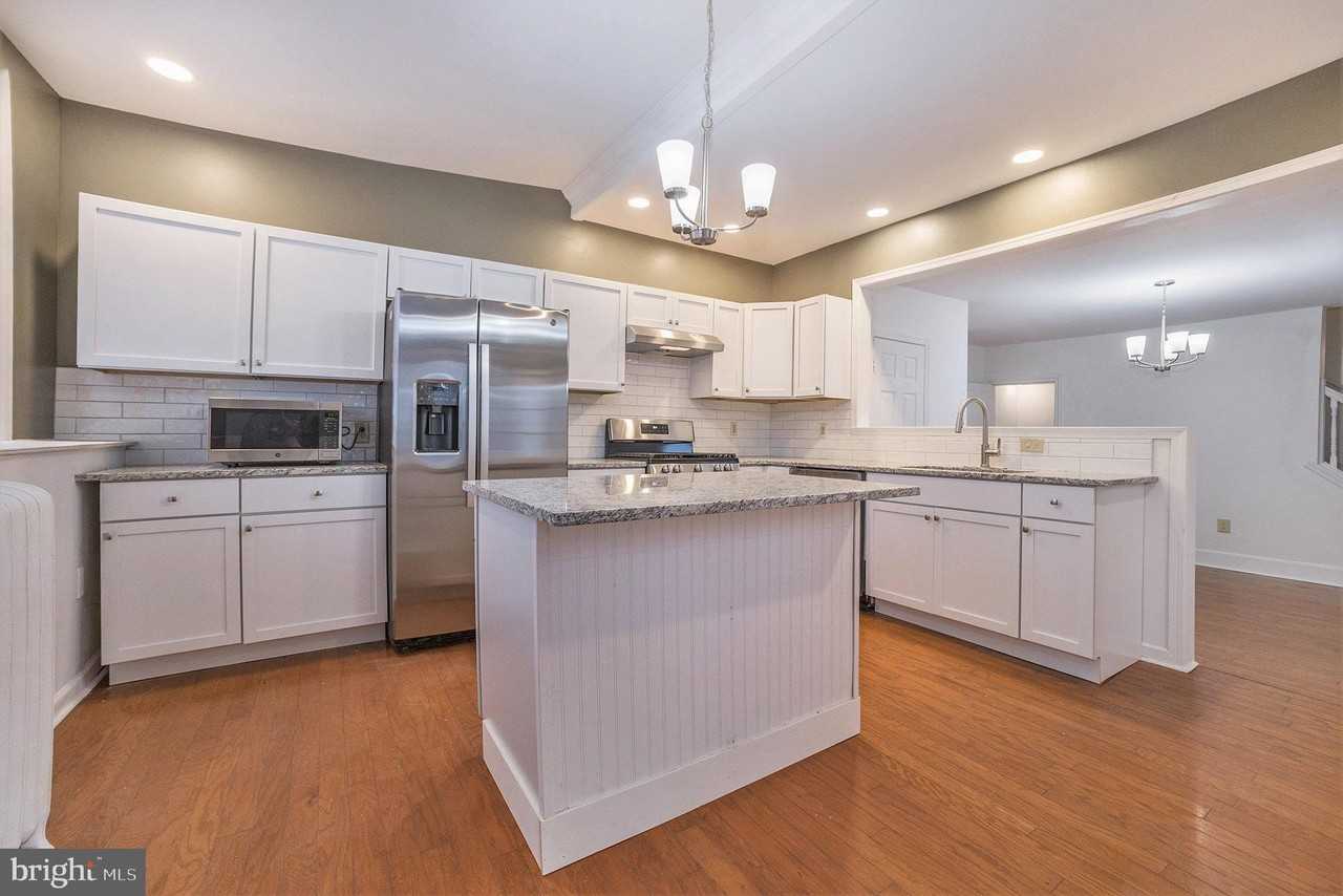 406 E Hector St - Photo 2 of 11