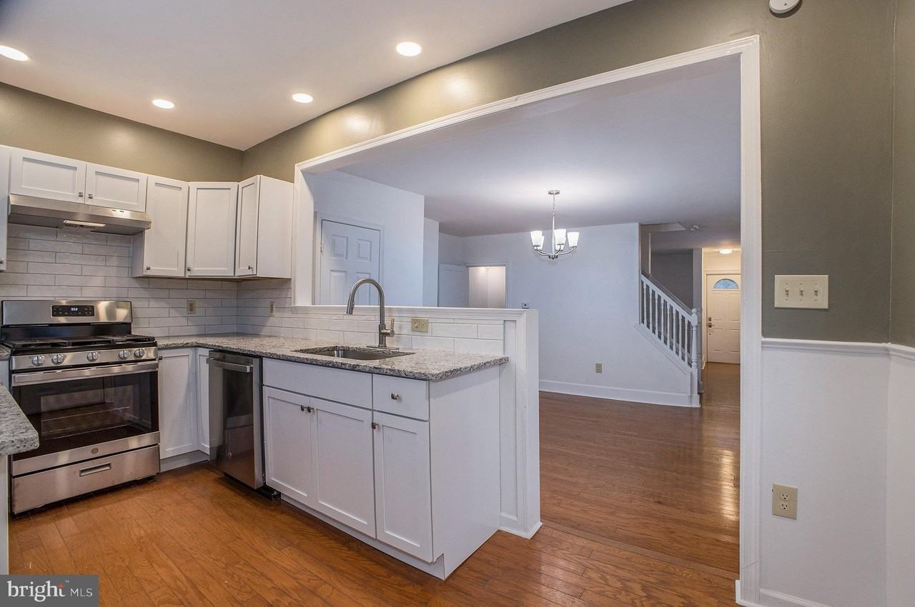 406 E Hector St - Photo 3 of 11