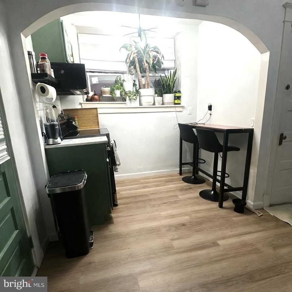 1005 Stanbridge St Unit 1 #1 - Photo 4 of 10