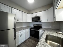 featured image of 478 E Main St Apt 3 #3