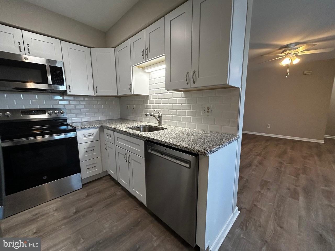 478 E Main St Apt 3 #3 - Photo 2 of 12