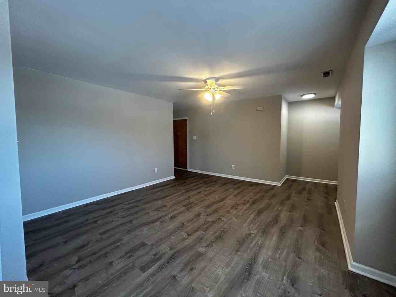478 E Main St Apt 3 #3 - Photo 7 of 12