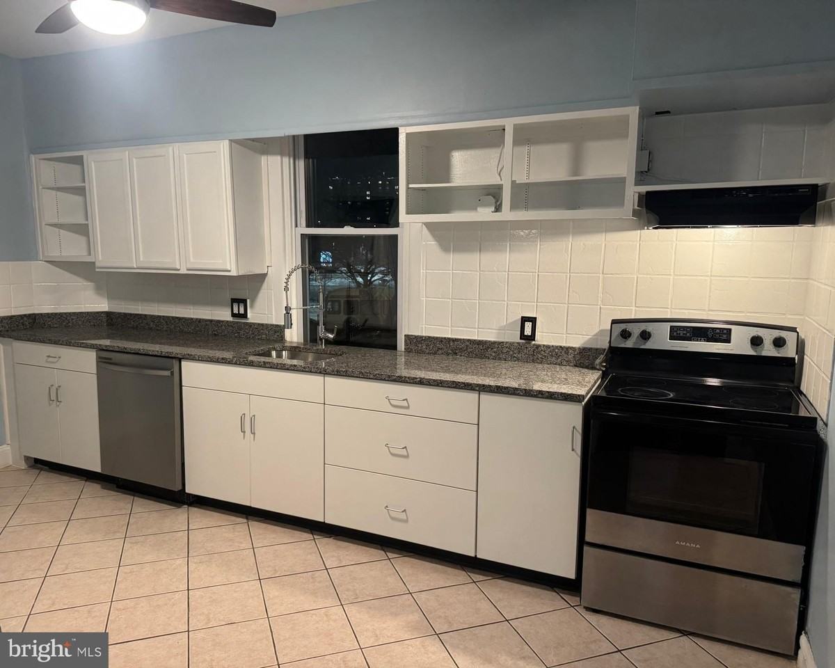 4073 Ford Rd - Photo 3 of 18