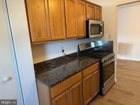 5913 Mayflower Ct Apt 202 #202 - Photo 5 of 12