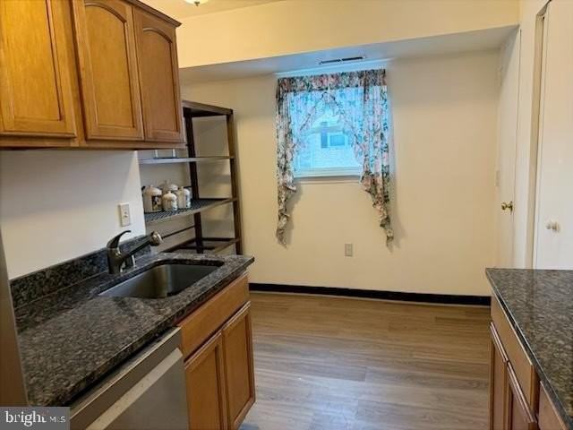 5913 Mayflower Ct Apt 202 #202 - Photo 6 of 12