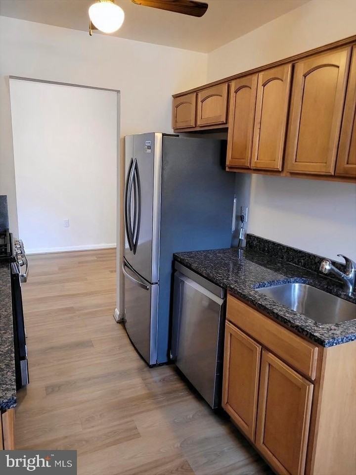 5913 Mayflower Ct Apt 202 #202 - Photo 7 of 12