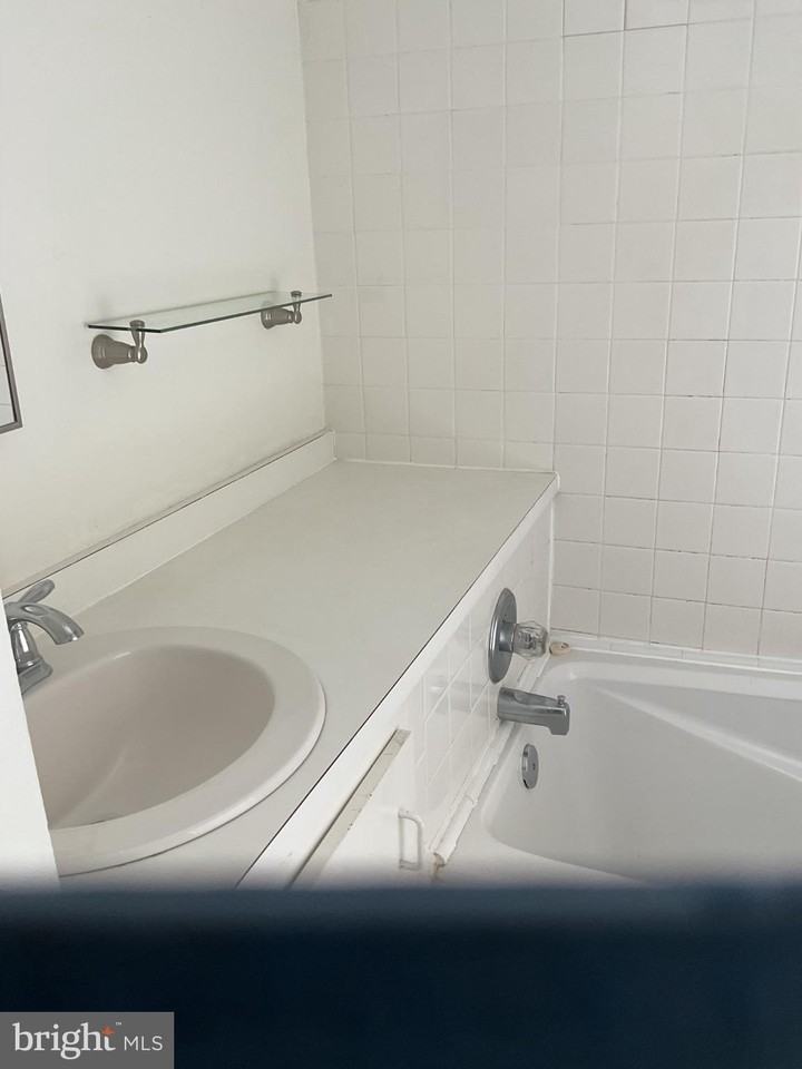 6774 LEEDS MANOR - Photo 3 of 17