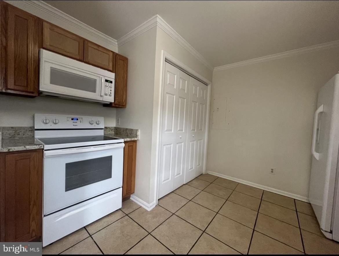 8467 Clover Ct - Photo 4 of 11