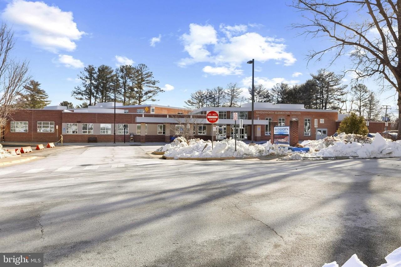 5412 Nutting Dr - Photo 3 of 24