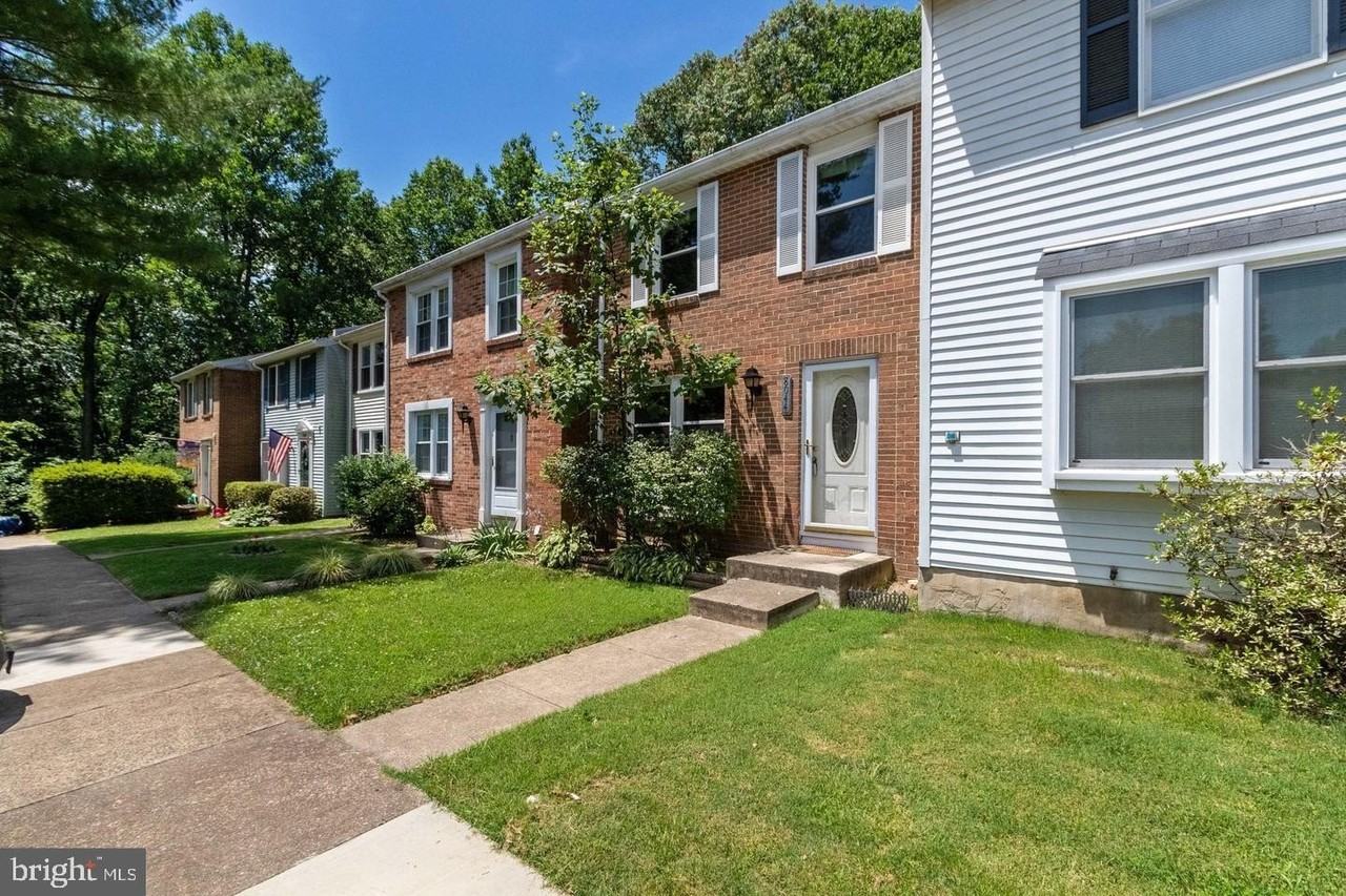 8044 Steeple Chase Ct - Photo 2 of 25