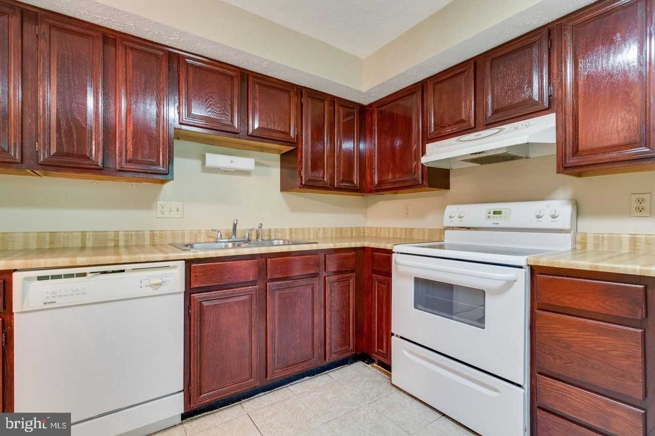 8044 Steeple Chase Ct - Photo 5 of 25