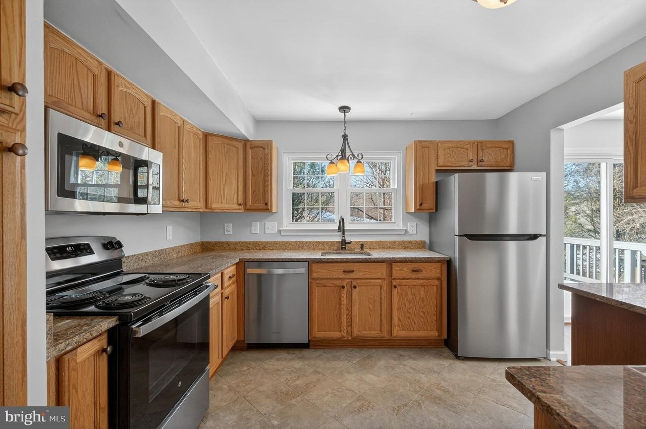 5808 Bunker Woods Ln - Photo 3 of 34