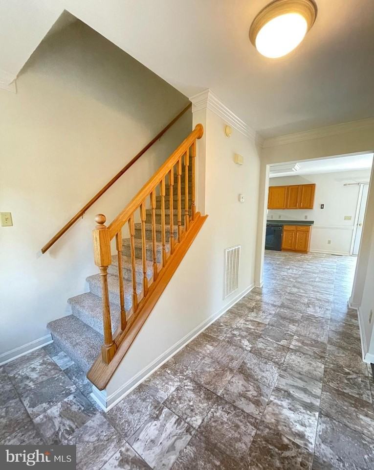 10197 Madison Dr - Photo 3 of 19