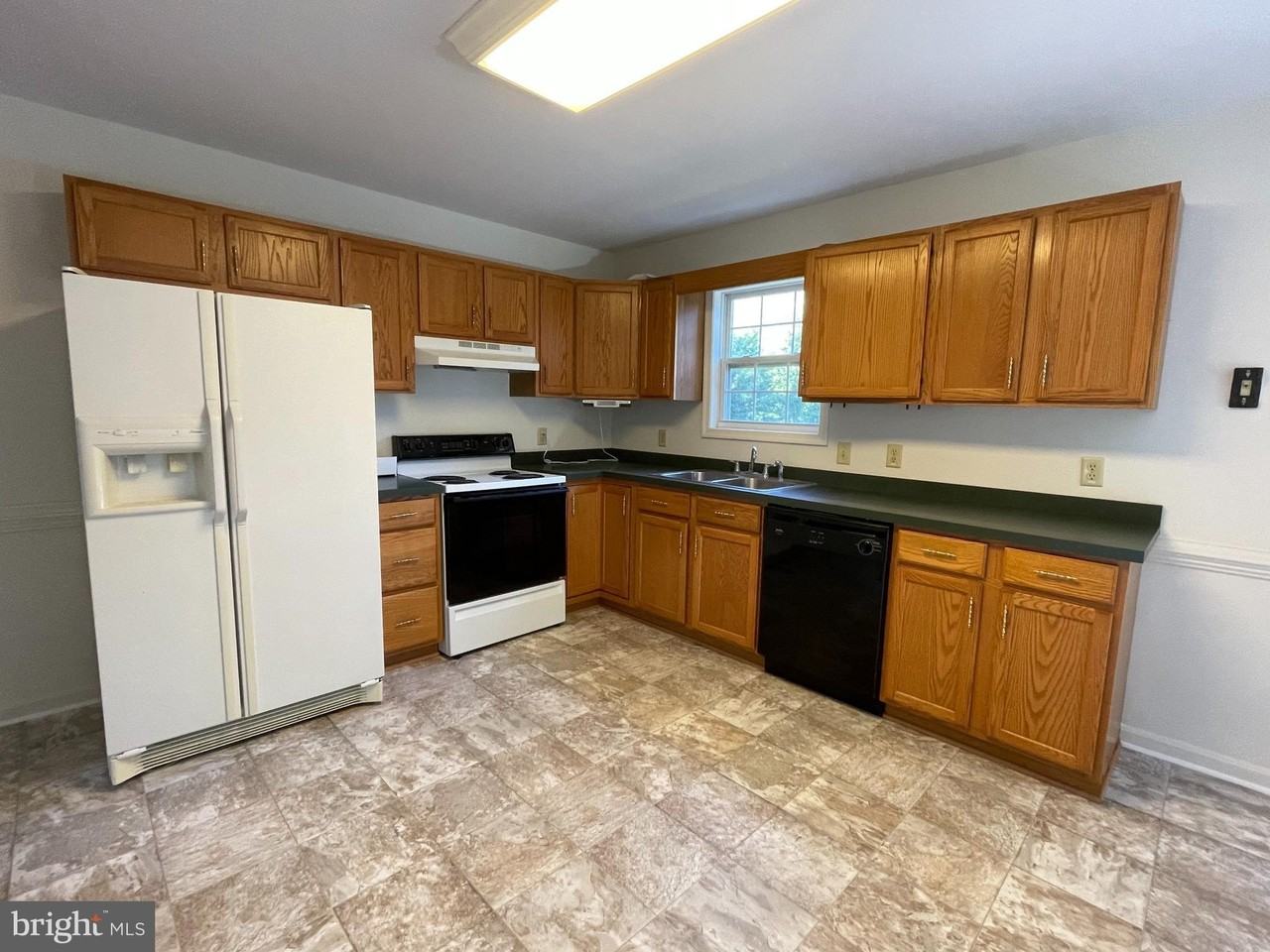 10197 Madison Dr - Photo 6 of 19