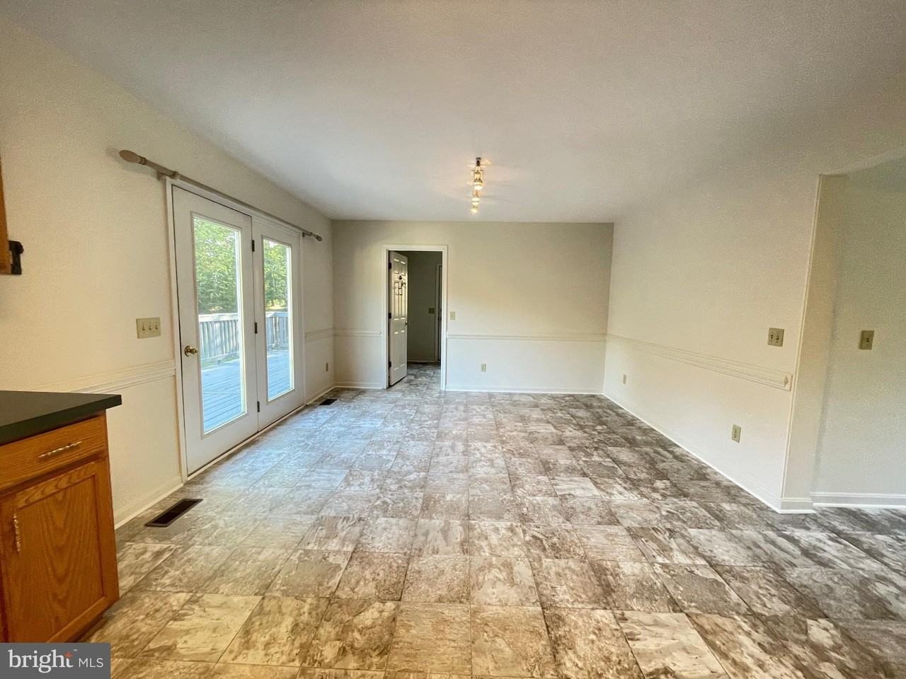 10197 Madison Dr - Photo 7 of 19