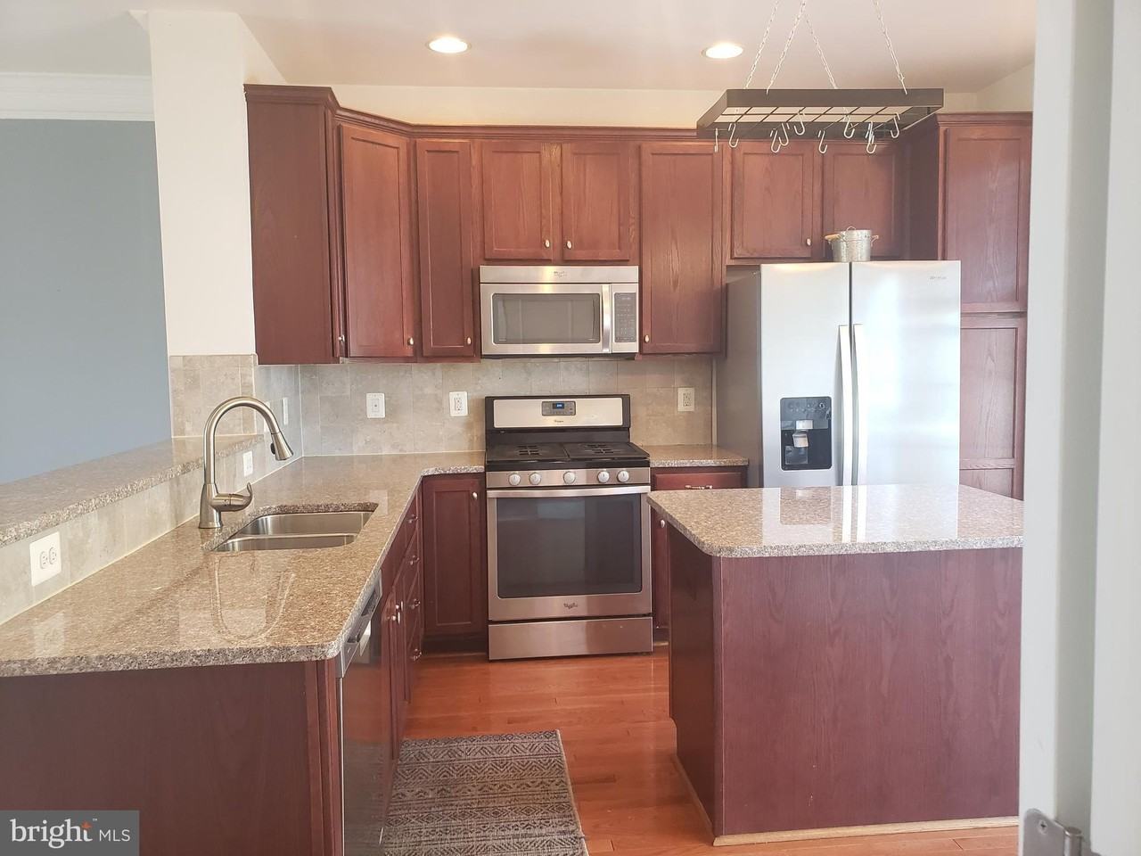 43158 Whelplehill Ter - Photo 2 of 31