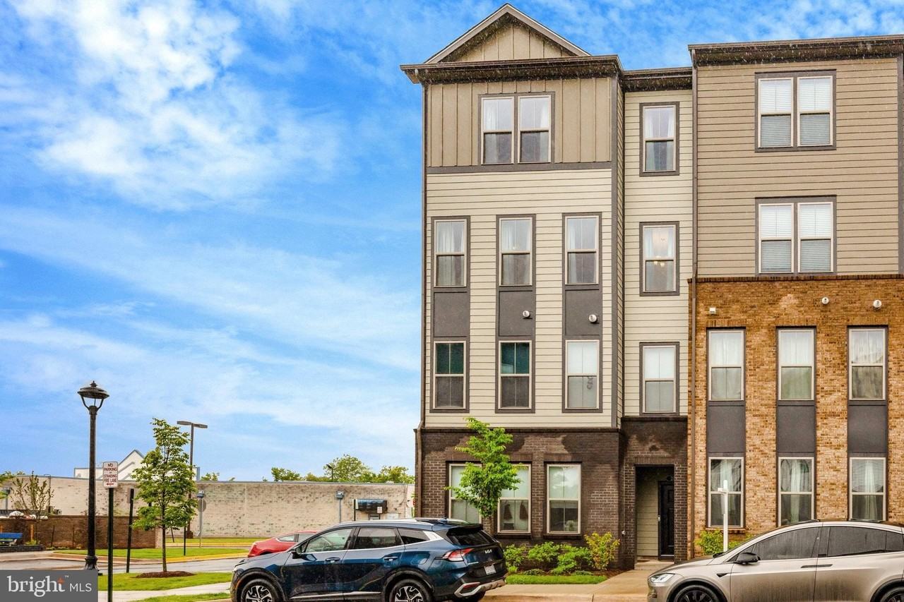 20941 Bluebird Sq - Photo 3 of 50