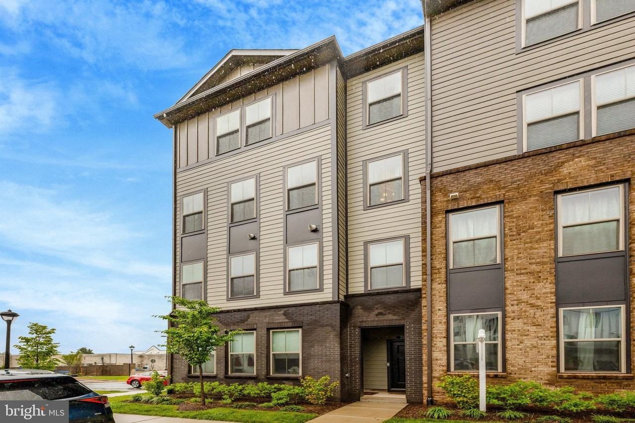 20941 Bluebird Sq - Photo 4 of 50