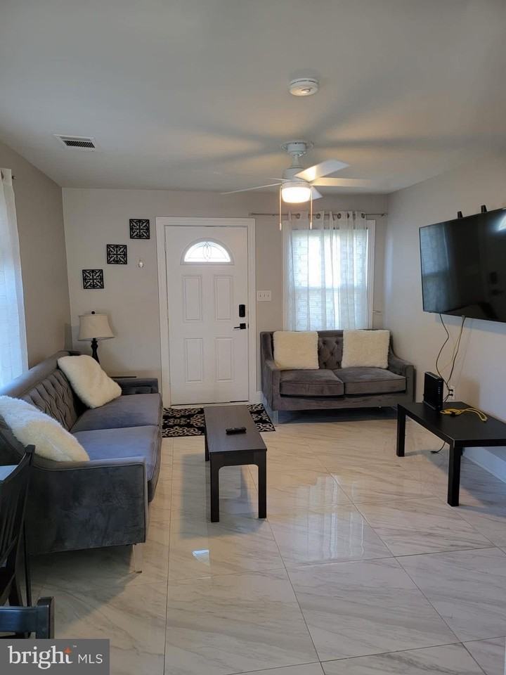 4227 Prince William Pkwy - Photo 3 of 14