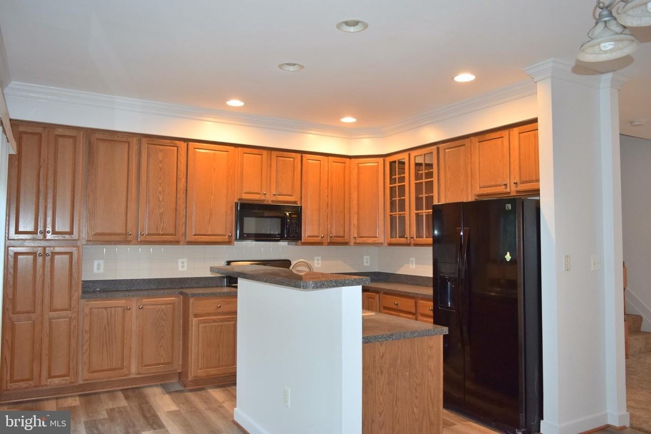 15435 Binder Ct - Photo 4 of 30