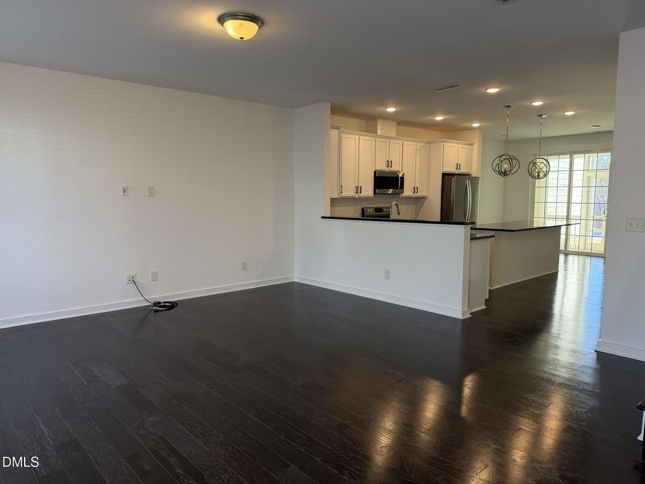 470 Triumph Ln - Photo 2 of 17