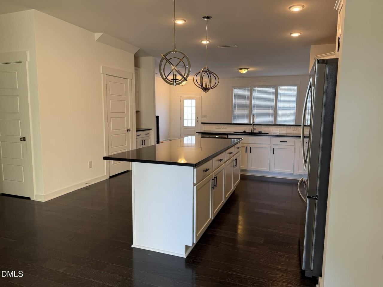 470 Triumph Ln - Photo 5 of 17