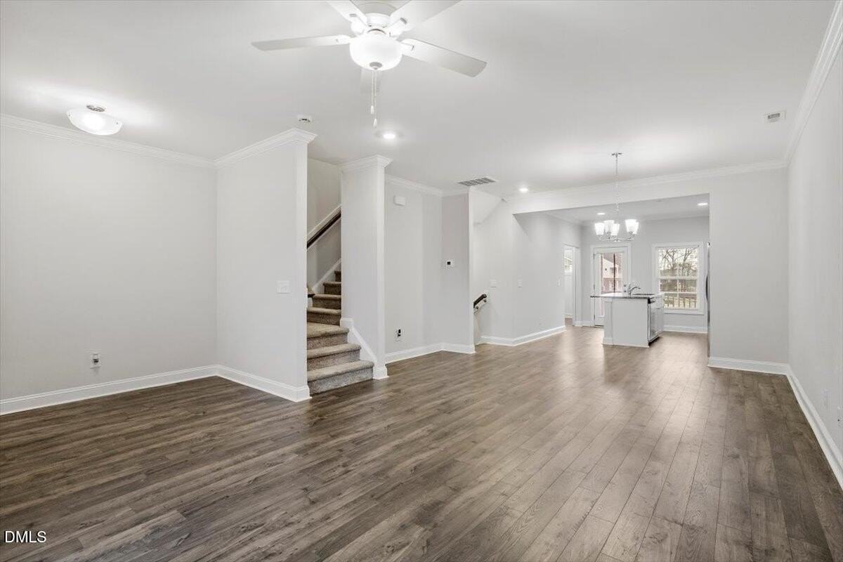 577 Forestville Rd - Photo 4 of 31