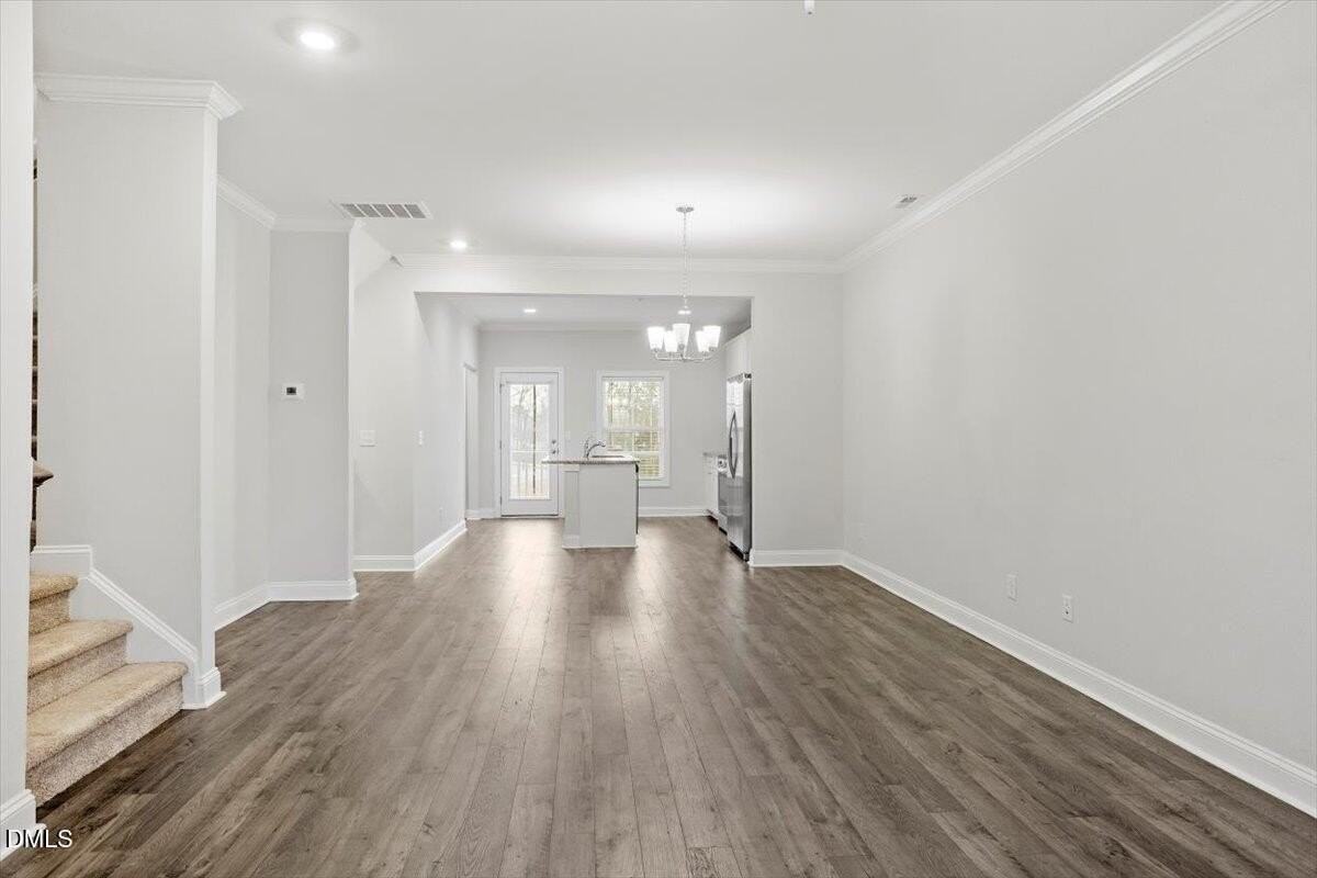 577 Forestville Rd - Photo 5 of 31