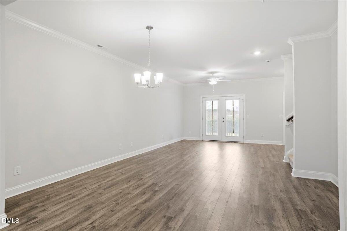 577 Forestville Rd - Photo 6 of 31