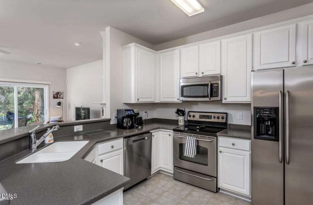 7031 Racine Way - Photo 5 of 24