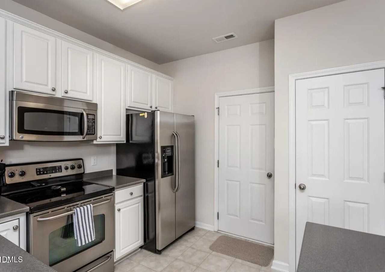 7031 Racine Way - Photo 6 of 24