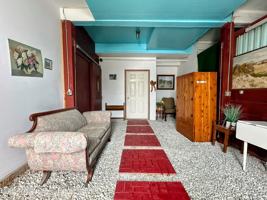 featured image of 240 Crest Ln