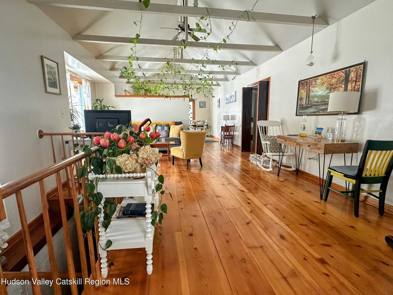 240 Crest Ln - Photo 2 of 11