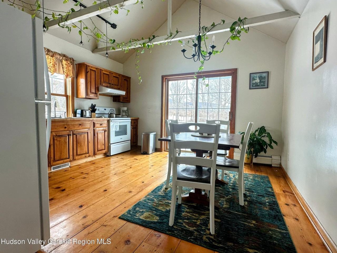 240 Crest Ln - Photo 6 of 11