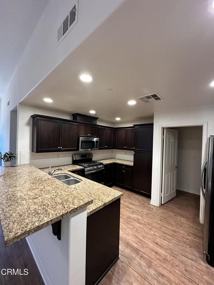 1016 Los Angeles Ave #104 - Photo 6 of 21