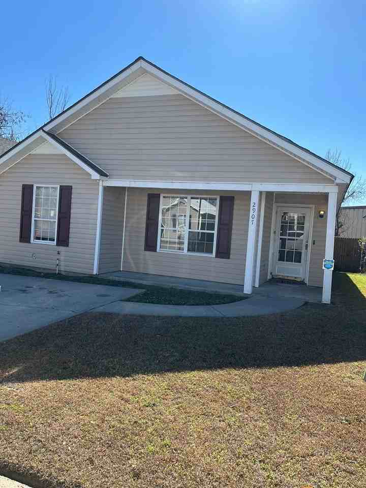 2907 Callaway Cir - Photo 2 of 11