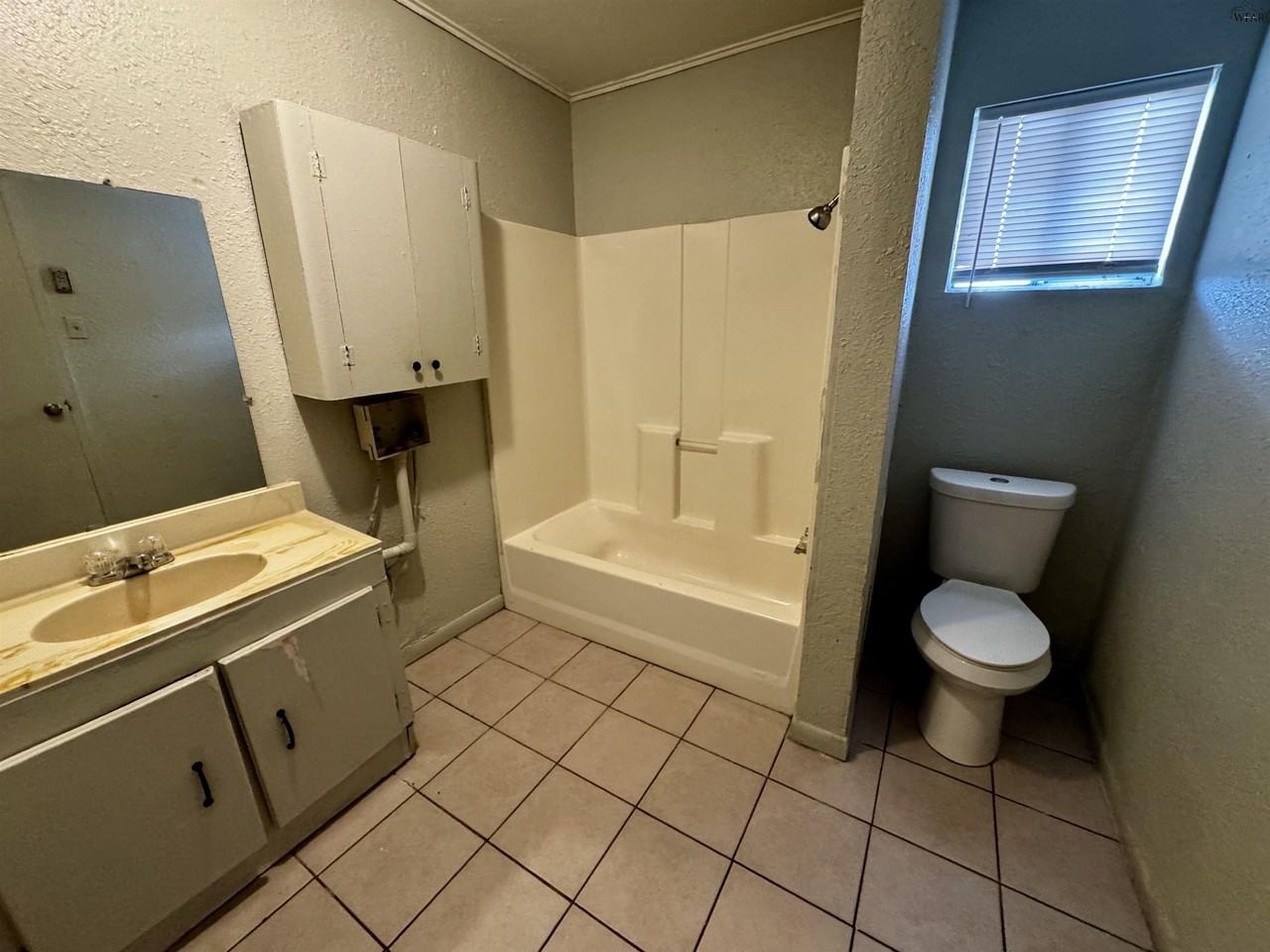 1616 Britain St #1 - Photo 4 of 7