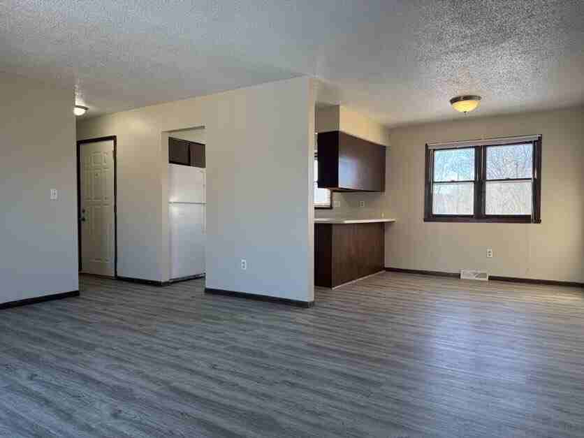 407 5th St E - Photo 2 of 18